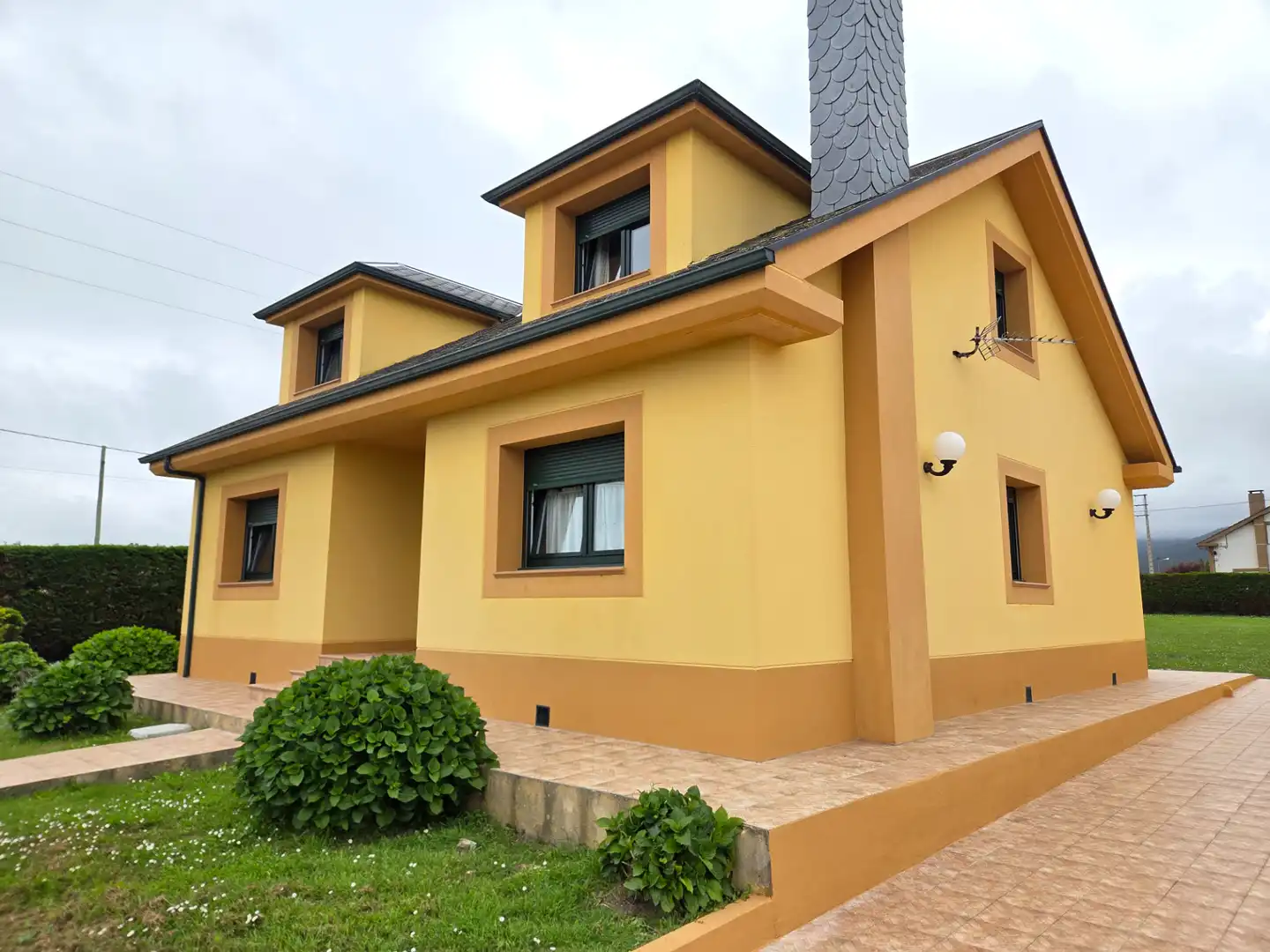 Vista exterior de Casa o chalet en venta en Ribeira con Trastero y Amueblado