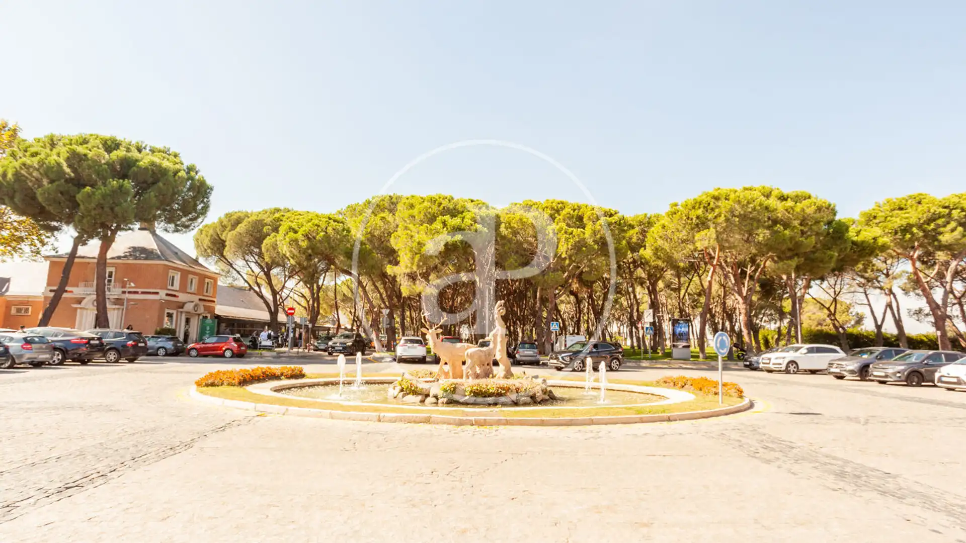 Exterior view of Single-family semi-detached for sale in La Moraleja  with Air Conditioner, Heating and Private garden