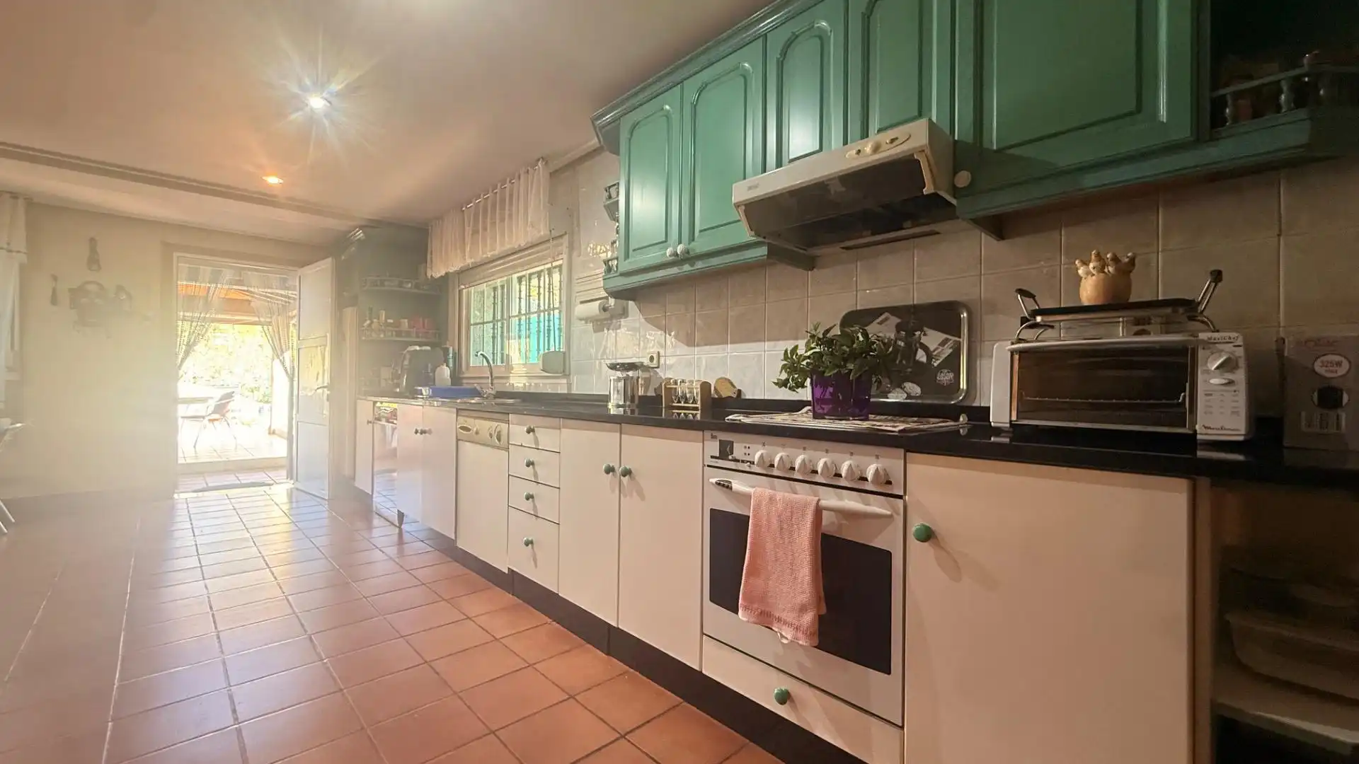 Cocina de Casa o chalet en venta en Leiro con Jardín privado, Terraza y Trastero