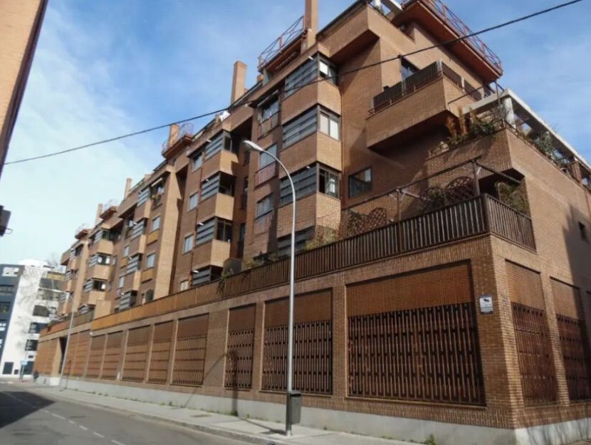 Exterior view of Garage for sale in  Madrid Capital