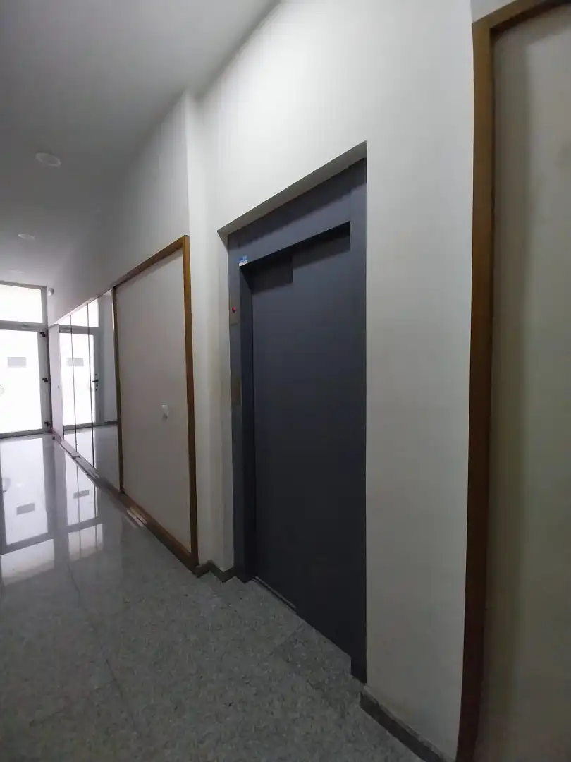 Piso en venta en Girona con Aire acondicionado, Calefacción y Horno