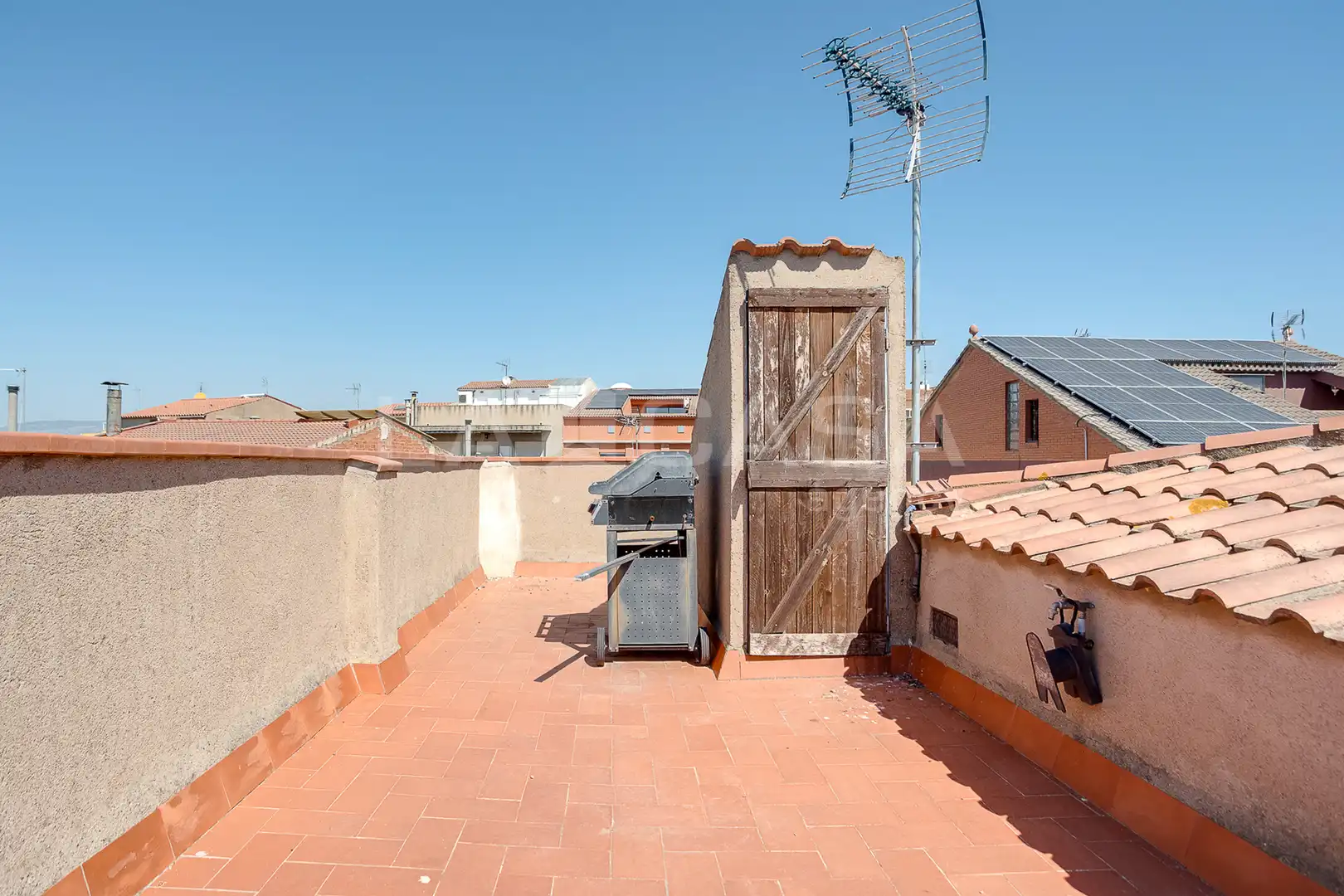 Terrasse von Einfamilien-Reihenhaus zum Verkauf in Les Franqueses del Vallès mit Klimaanlage, Heizung und Parkett