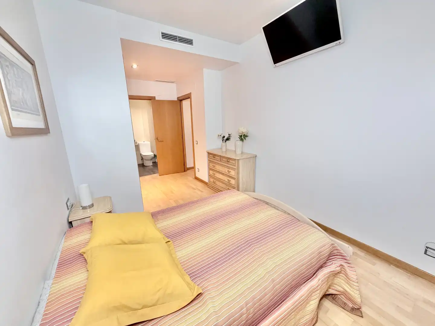 Bedroom of Ground floor for sale in Badalona  with Air Conditioner, Heating and Private garden