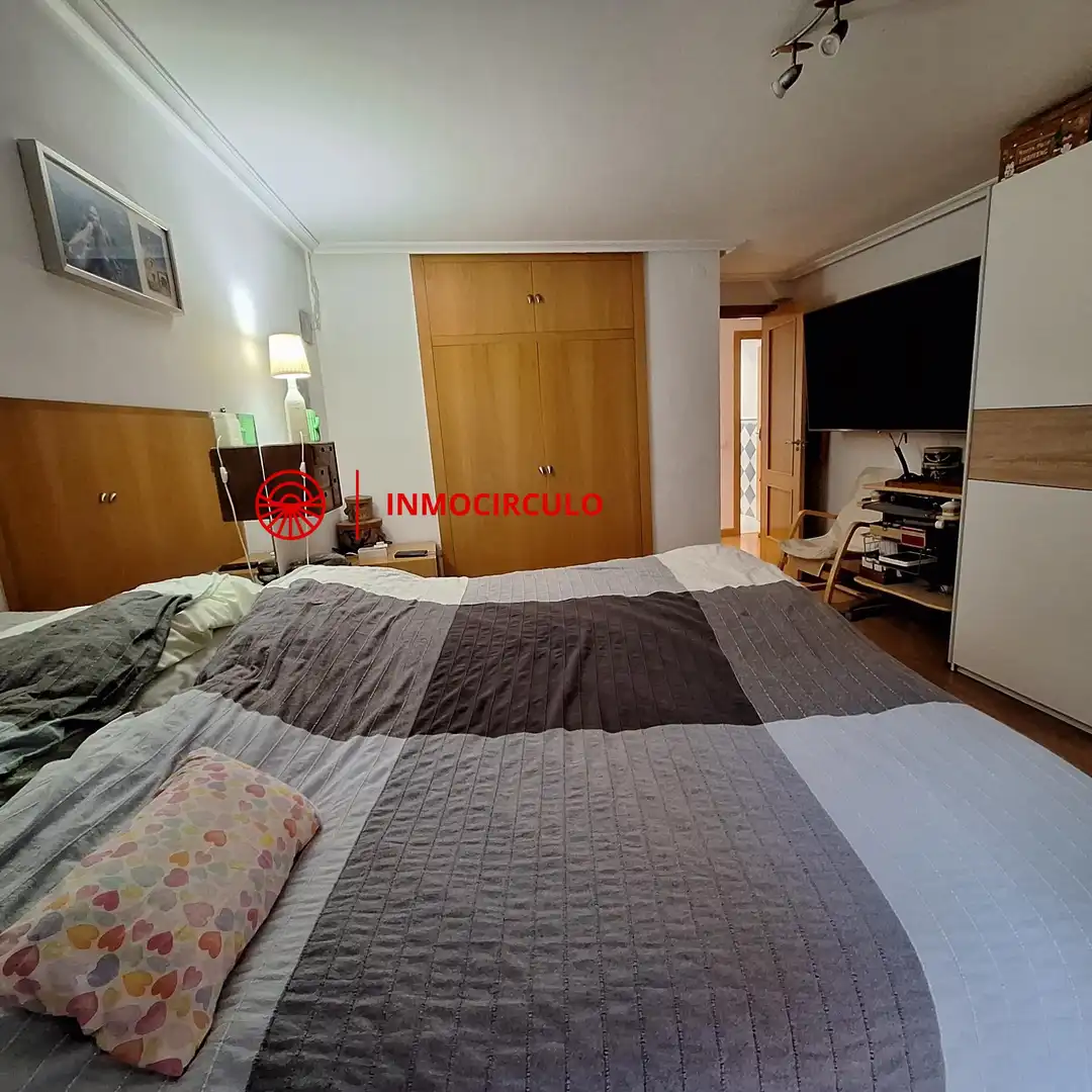 Habitación de Apartamento en venta en Burgos con Calefacción