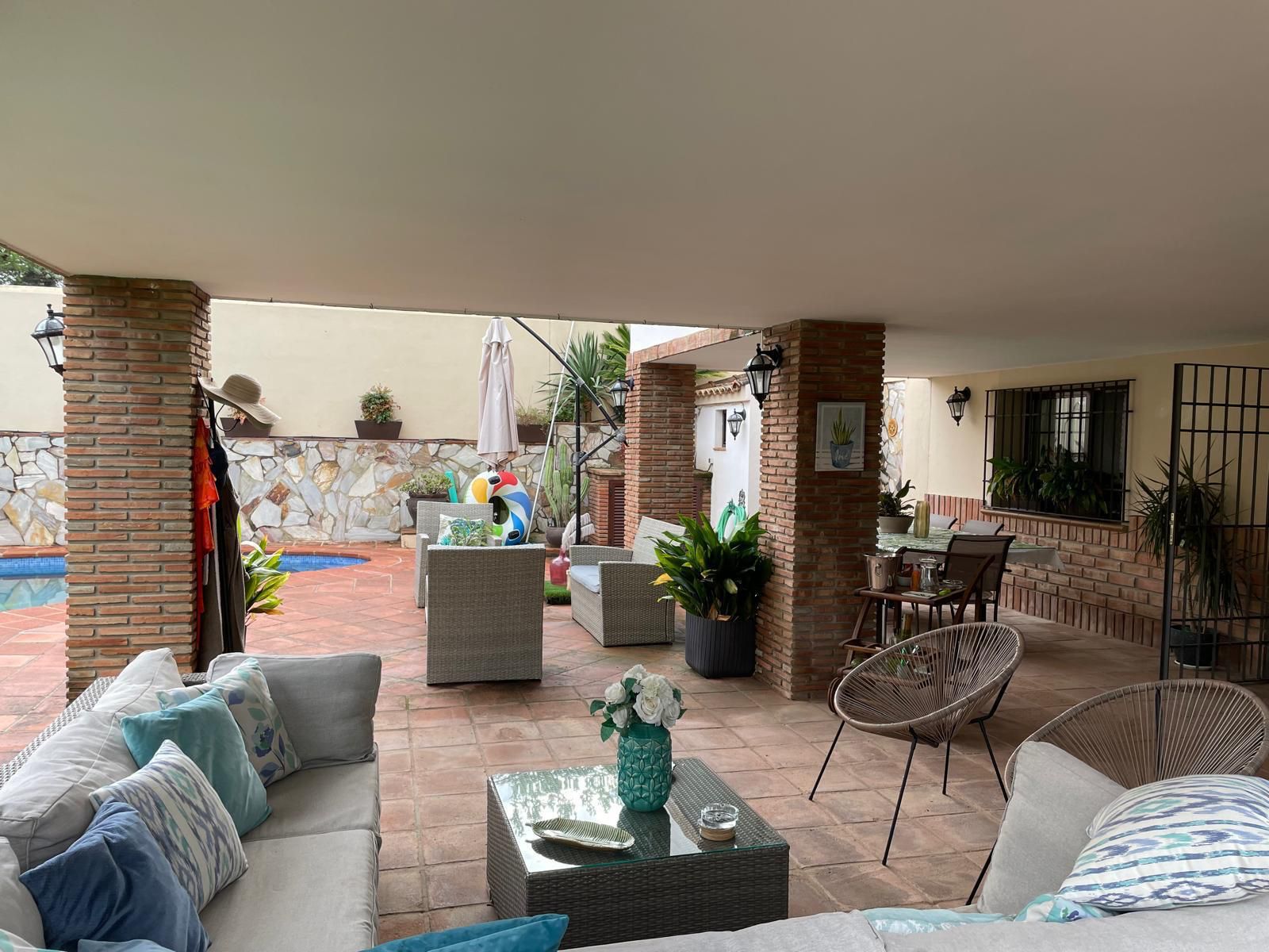 Terrassa de Casa o xalet en venda en Algeciras amb Aire condicionat, Jardí privat i Terrassa