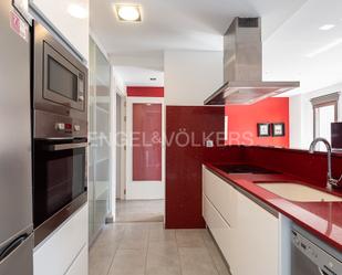 Cuina de Apartament de lloguer en  Valencia Capital amb Aire condicionat, Calefacció i Moblat