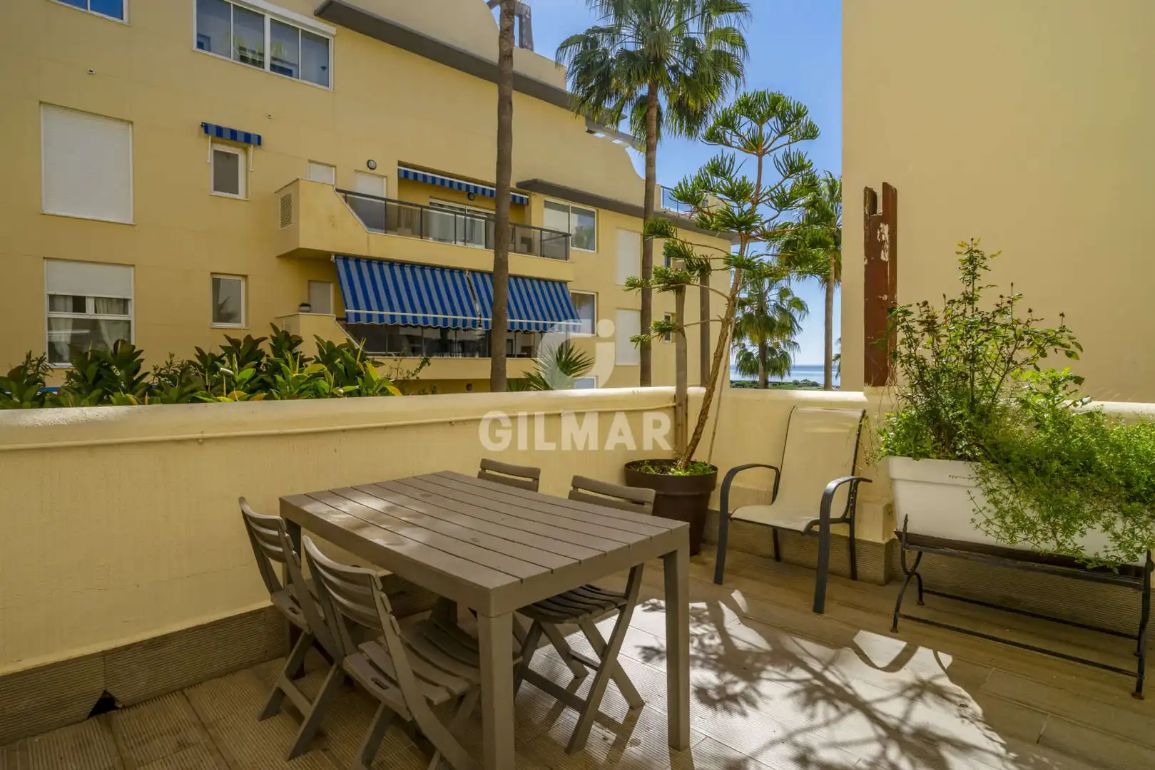 Terraza de Planta baja en venta en Estepona con Calefacción, Jardín privado y Piscina