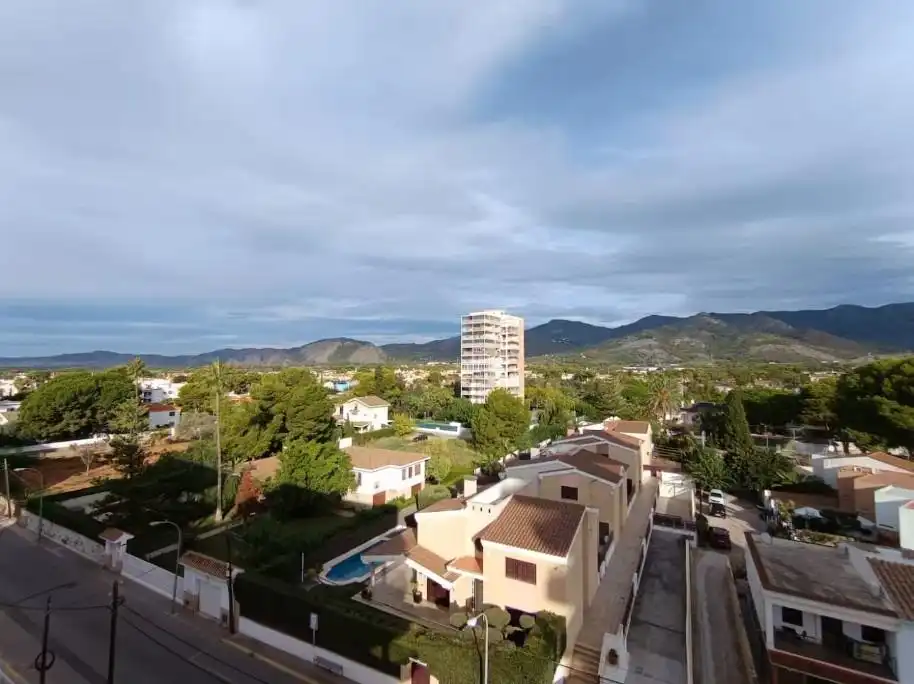 Vista exterior de Apartamento en venta en Benicasim / Benicàssim con Aire acondicionado, Calefacción y Jardín privado