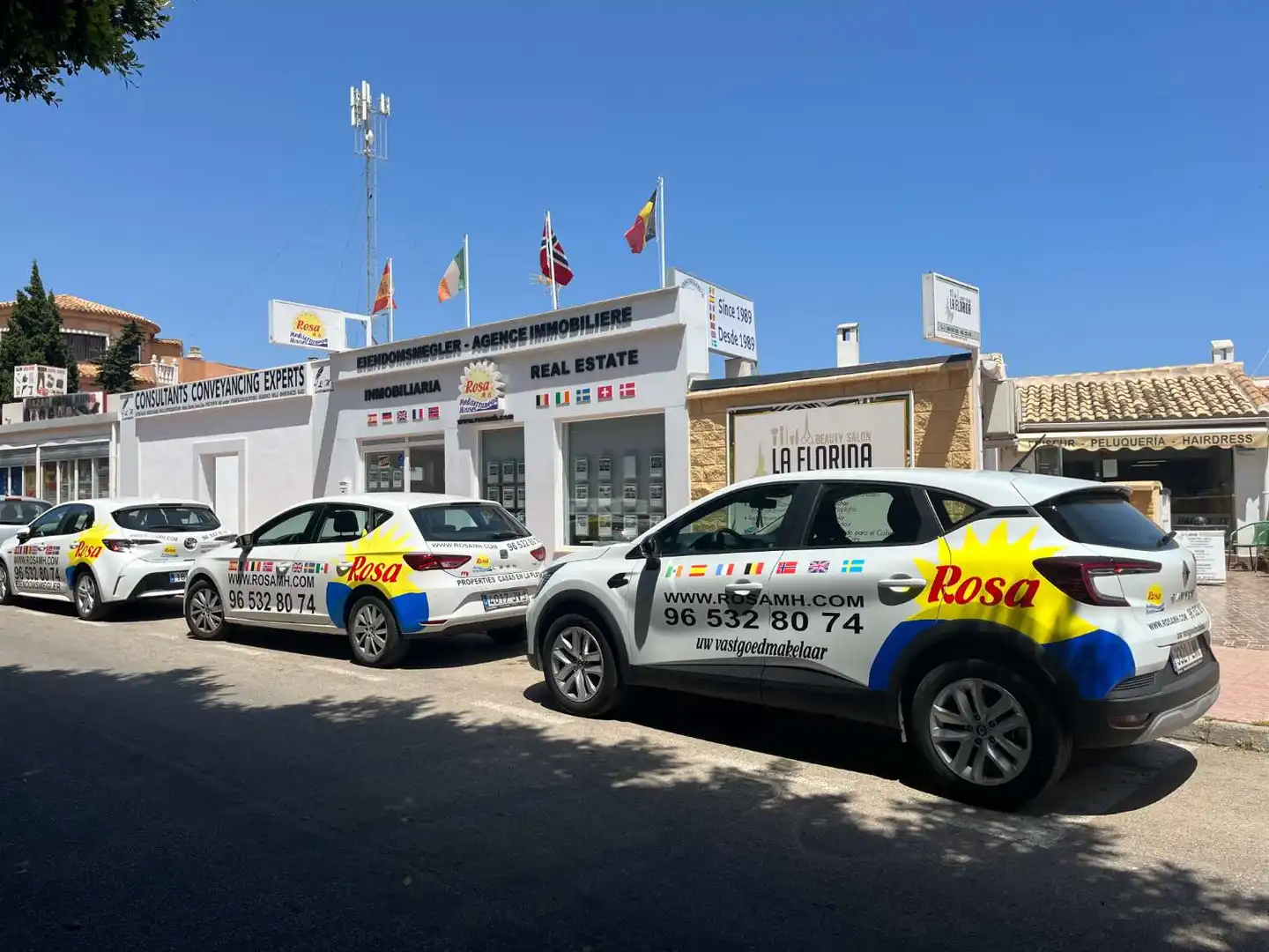Vista exterior de Casa o xalet en venda en Orihuela amb Aire condicionat, Calefacció i Terrassa
