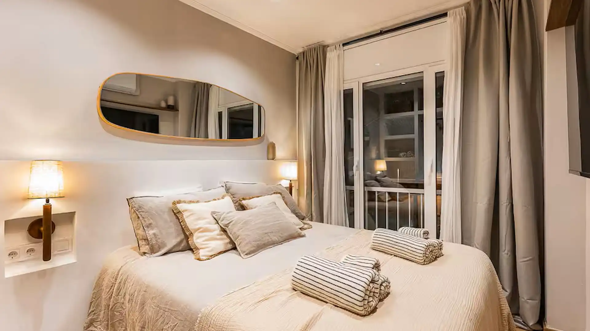 Bedroom of Flat for rent in Vitoria - Gasteiz  with Air Conditioner, Heating and Furnished