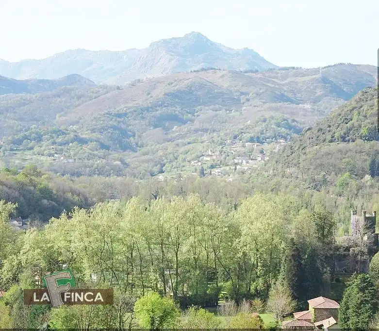 Vista exterior de Casa adosada en venda en Oviedo  amb Calefacció