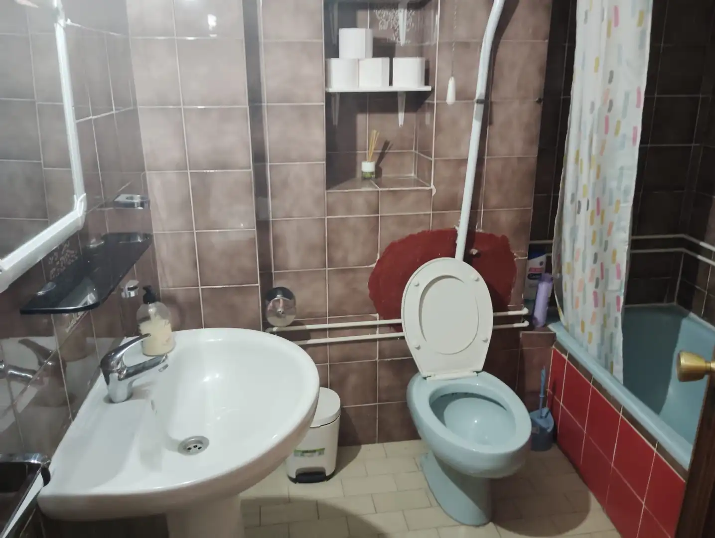 Baño de Piso de alquiler en Granada con Calefacción, Amueblado y Horno