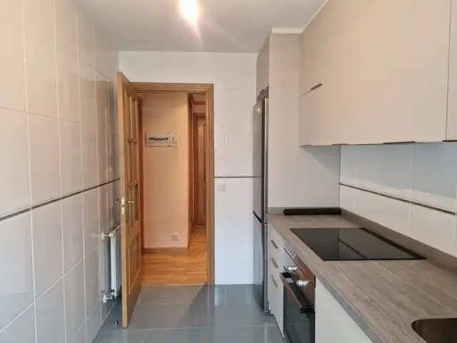 Cocina de Apartamento en venta en Teo con Calefacción, Jardín privado y Parquet