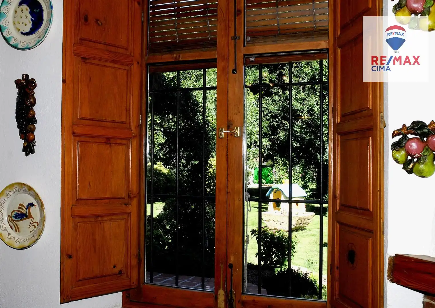Casa o xalet en venda en Baza amb Aire condicionat, Calefacció i Jardí privat