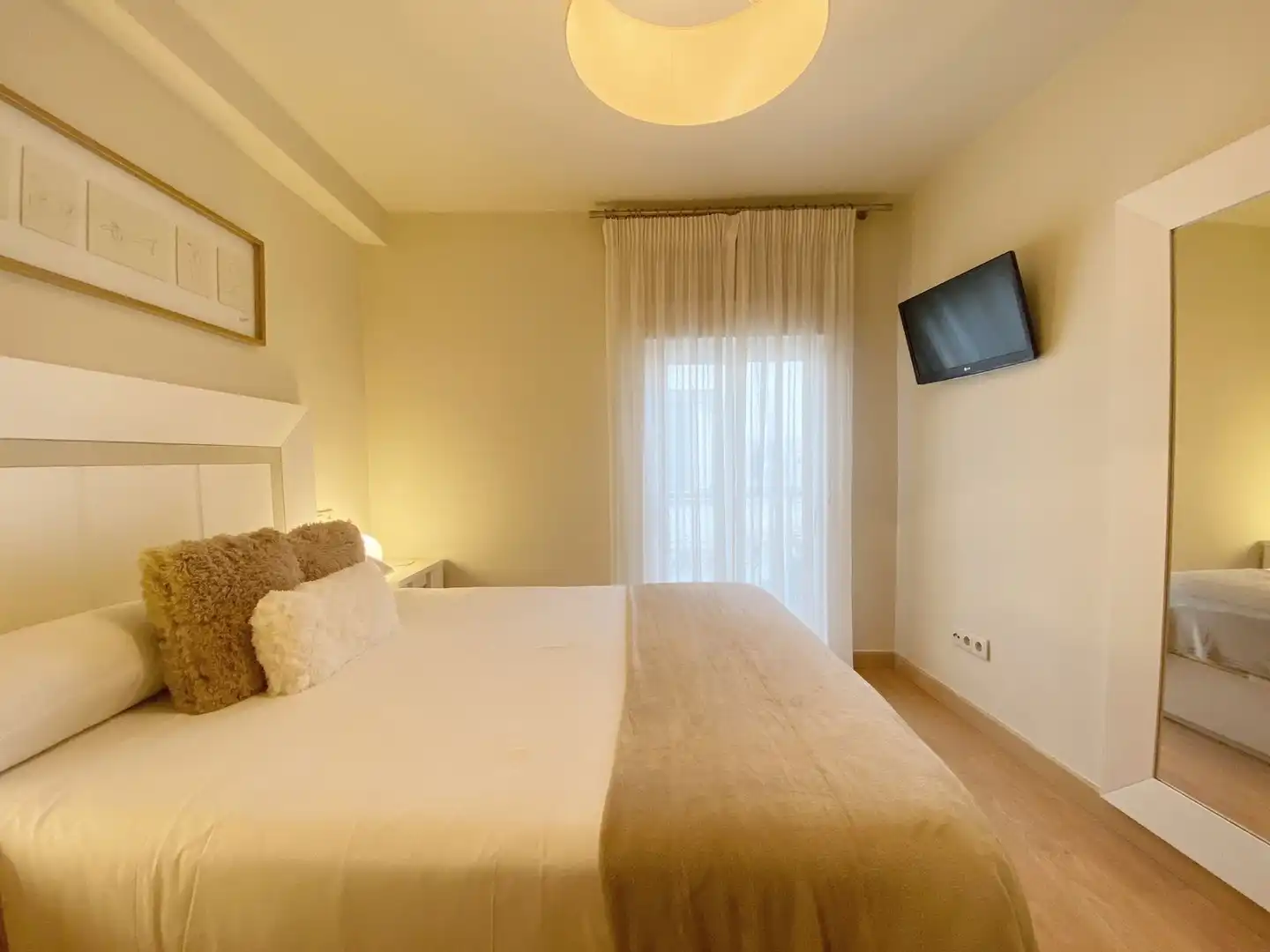 Bedroom of Buildings for sale in Marbella