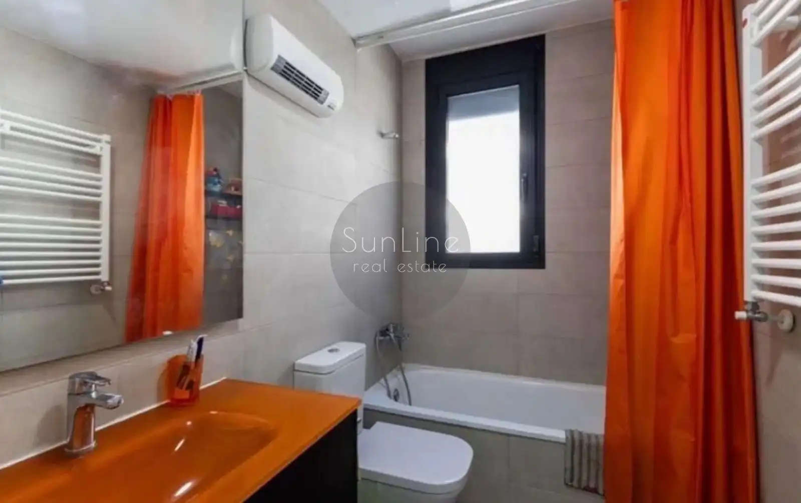 Terraced house with pool for sale in Carrer de Pere Delmonte i Hurtado, imagen 9