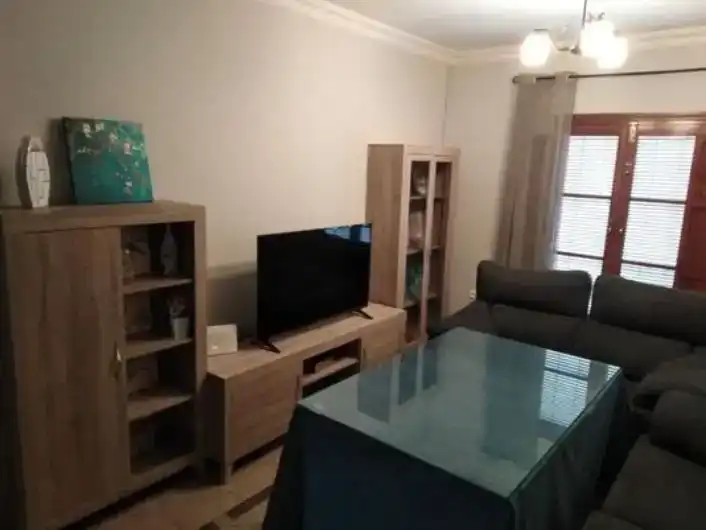 Sala d'estar de Casa adosada per a compartir en Osuna amb Aire condicionat, Traster i Moblat