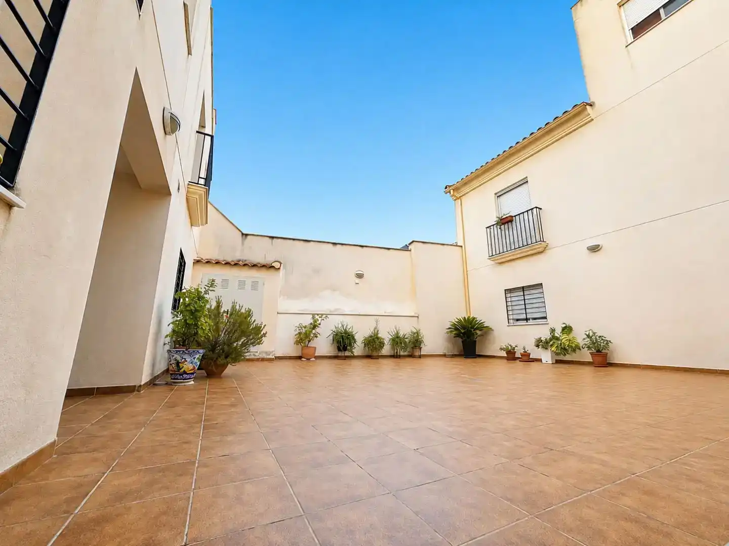 Vista exterior de Dúplex en venda en El Carpio amb Aire condicionat i Balcó