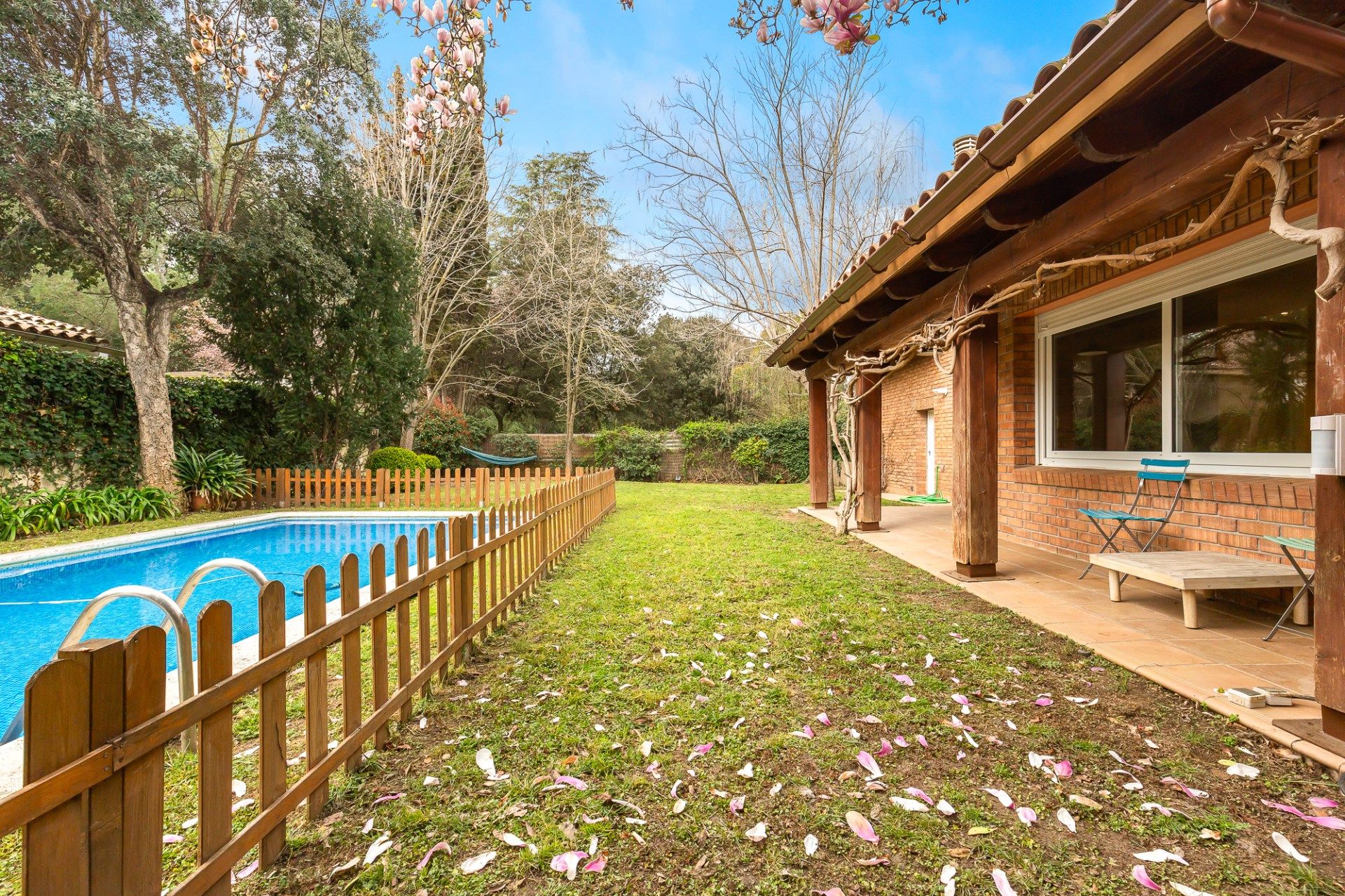 Garden of House or chalet for sale in Sant Cugat del Vallès  with Heating, Terrace and Swimming Pool