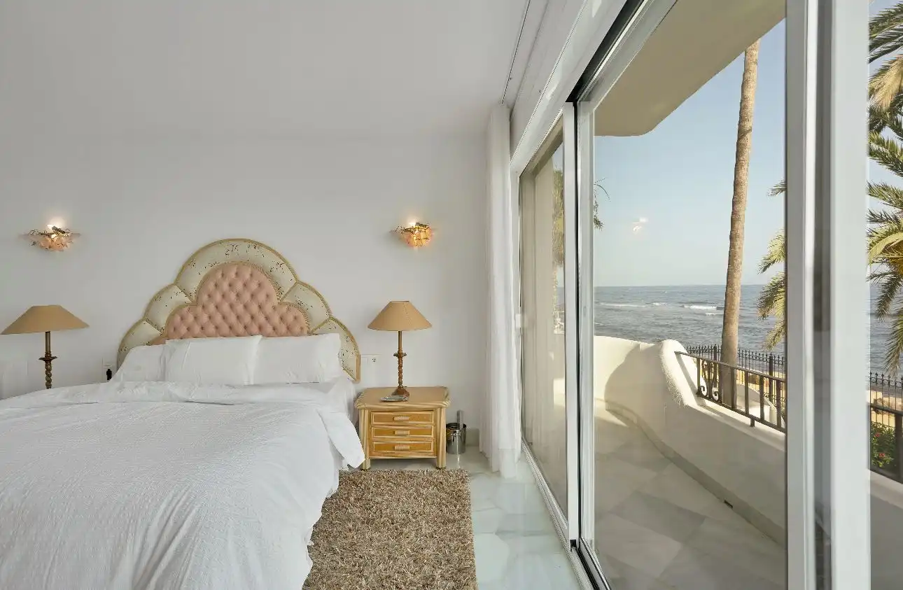 Dormitori de Casa o xalet de lloguer en Marbella amb Aire condicionat, Jardí privat i Terrassa