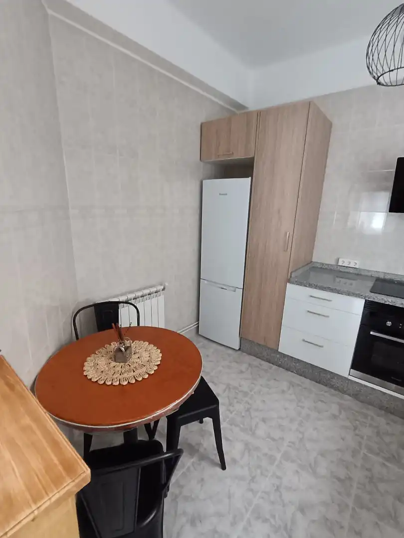 Apartamento de alquiler en Flores de Sil - La Placa