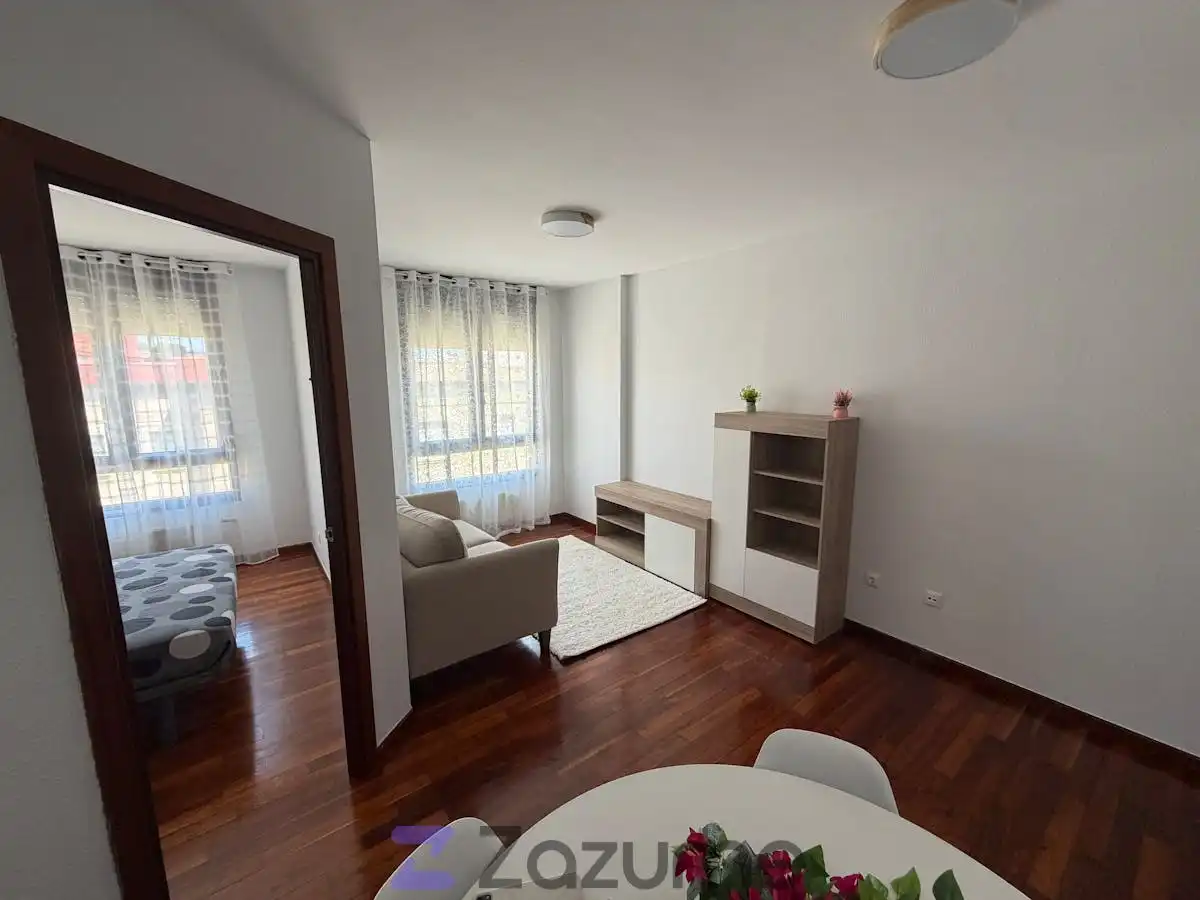 Living room of Flat for rent in Santander  with Heating, Parquet flooring and Storage room