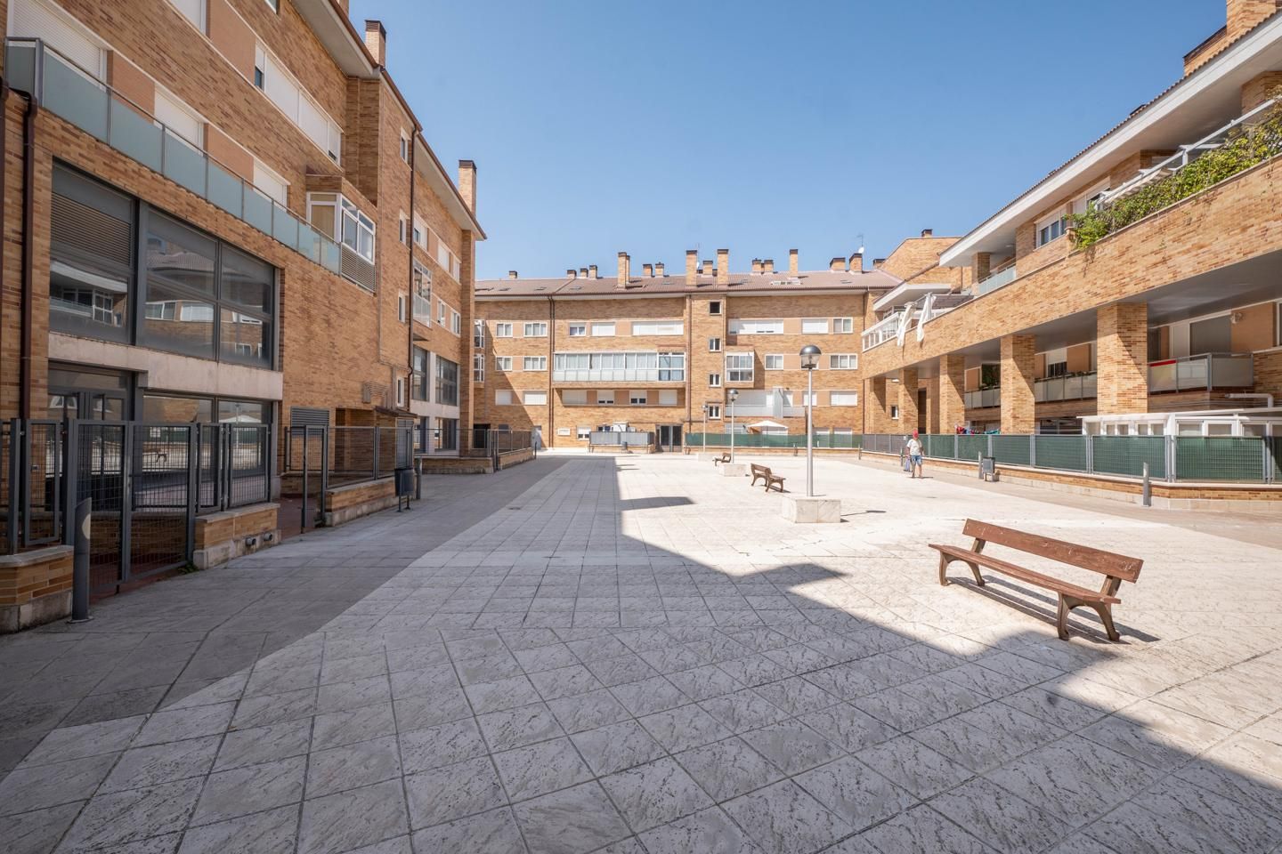 Vista exterior de Pis de lloguer en Ávila Capital amb Calefacció, Moblat i Piscina comunitària