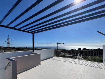 Terraced house with balcony for sale in Capistrano
