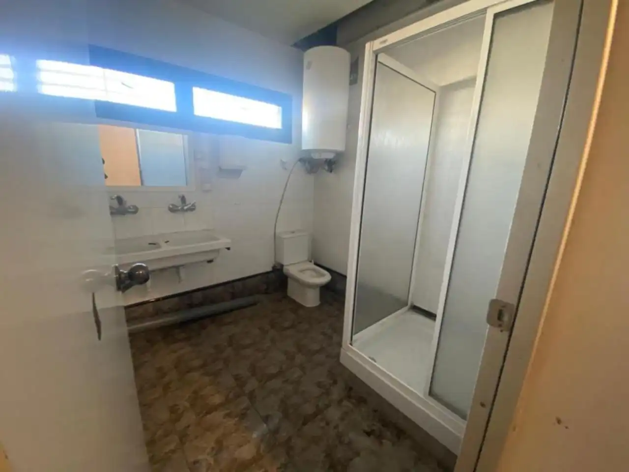 Baño de Nave industrial de alquiler en Sant Fost de Campsentelles