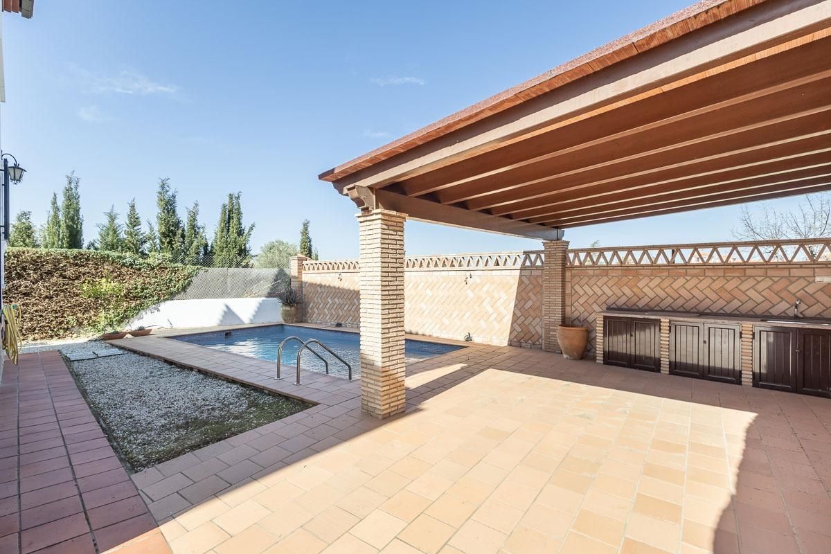 Swimming pool of House or chalet for sale in Ogíjares  with Heating, Terrace and Storage room