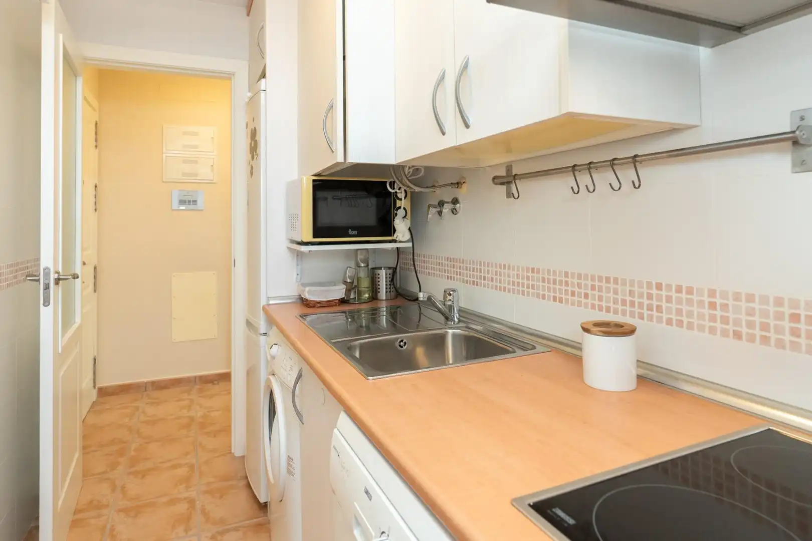 Cuina de Pis en venda en Vélez de Benaudalla amb Aire condicionat, Terrassa i Moblat