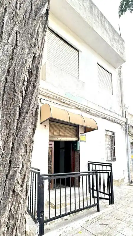 Außenansicht von Einfamilien-Reihenhaus zum Verkauf in Paterna mit Heizung, Terrasse und Abstellraum