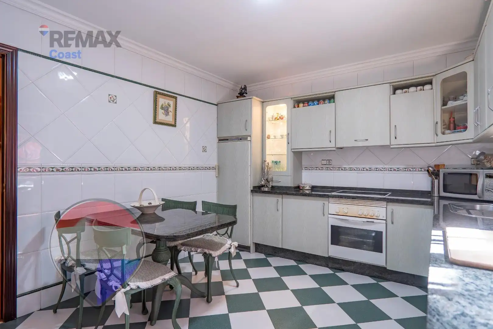 Cocina de Casa o chalet en venta en Málaga con Aire acondicionado, Calefacción y Jardín privado