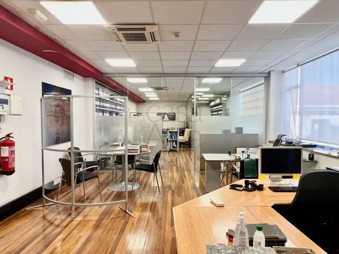 Office space with lift for sale in Gran Vía de Don Diego López de Haro 17, imagen 19