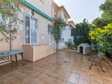 Adosado con jardín en venta en Cájar