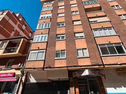 Exterior view of Flat for sale in Valladolid Capital  with Balcony