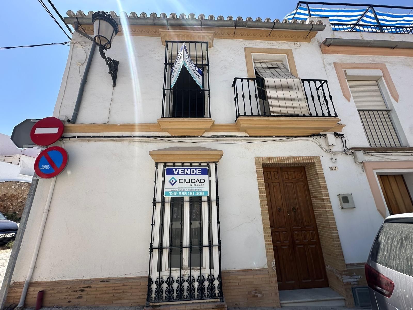 Exterior view of House or chalet for sale in Morón de la Frontera