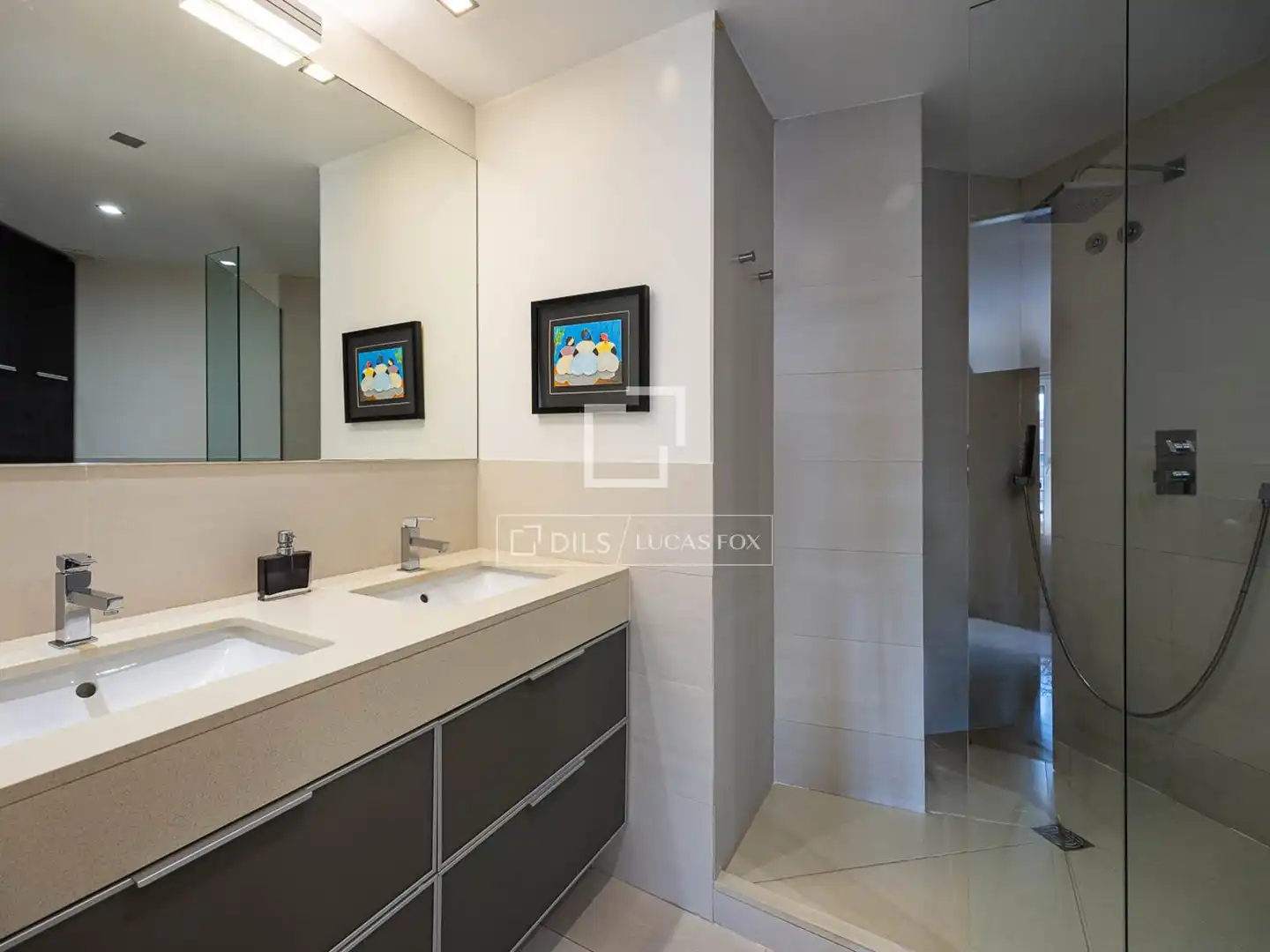 Bathroom of Flat for sale in Barcelona  with Air Conditioner, Heating and Parquet flooring