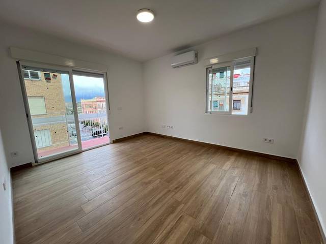 Piso en Venta en Avenida MEDINA AZAHARA, 47 en Ciudad Jardín - Zoco