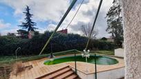 Piscina de Casa o xalet en venda en Moraleja de Enmedio amb Calefacció, Jardí privat i Terrassa