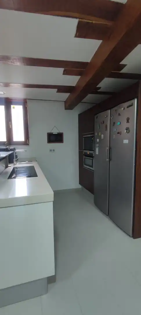 Cocina de Casa adosada en venta en Castro-Urdiales con Calefacción, Terraza y Trastero