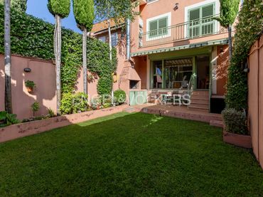 Adossat amb jardí en venda a Hortaleza