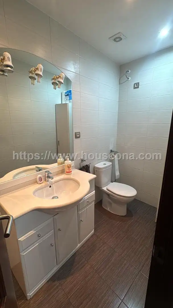 Baño de Oficina de alquiler en Basauri  con Amueblado