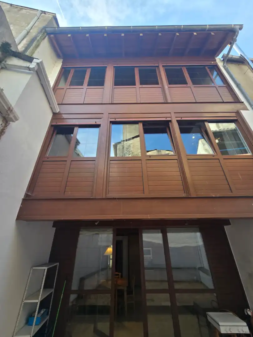 Vista exterior de Casa adosada en venta en Viveiro con Calefacción, Parquet y Horno