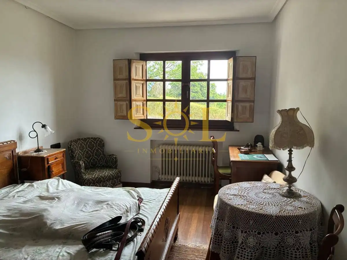 Dormitori de Casa o xalet en venda en Pravia amb Calefacció i Jardí privat