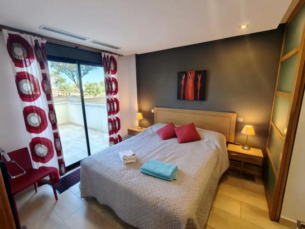 Habitación de Planta baja en venta en Guardamar del Segura con Aire acondicionado, Terraza y Trastero