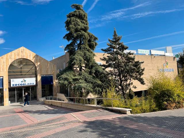 Local comercial en Venta en Avenida de España en Las Conejeras - Esparragal