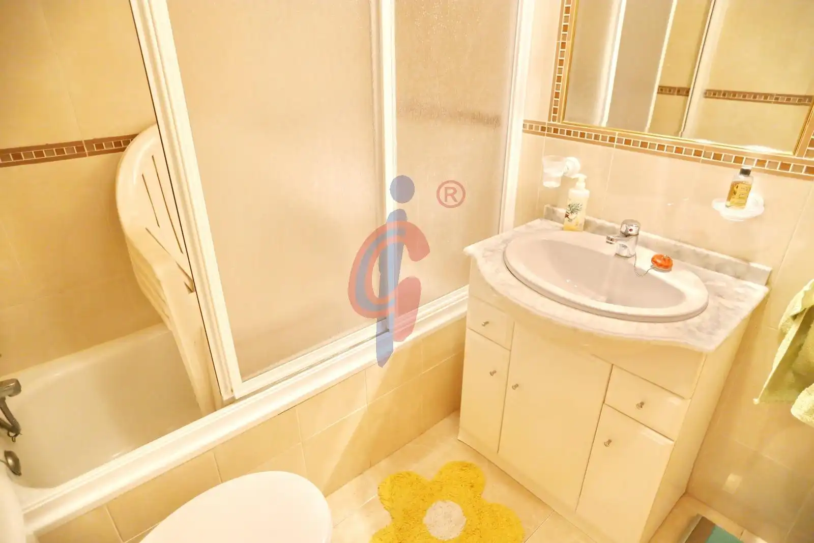 Baño de Piso en venta en Guardamar del Segura con Aire acondicionado, Calefacción y Terraza