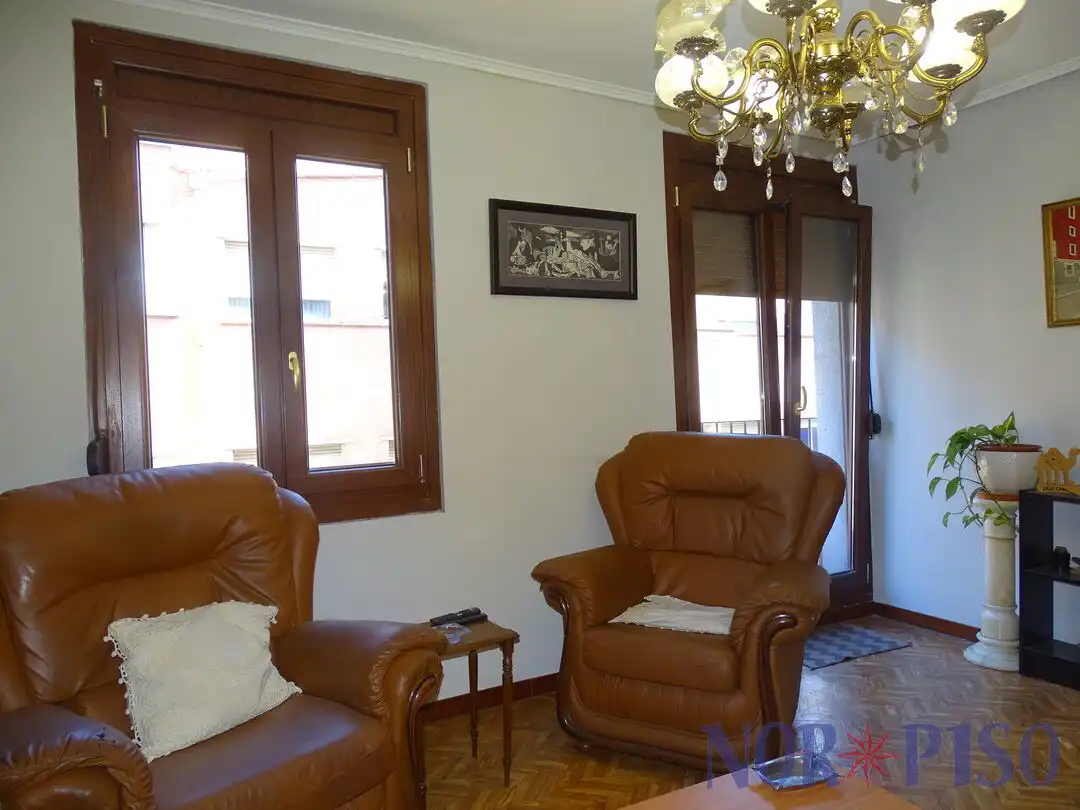 Piso con terraza en venta en Ibaiondo, imagen 3