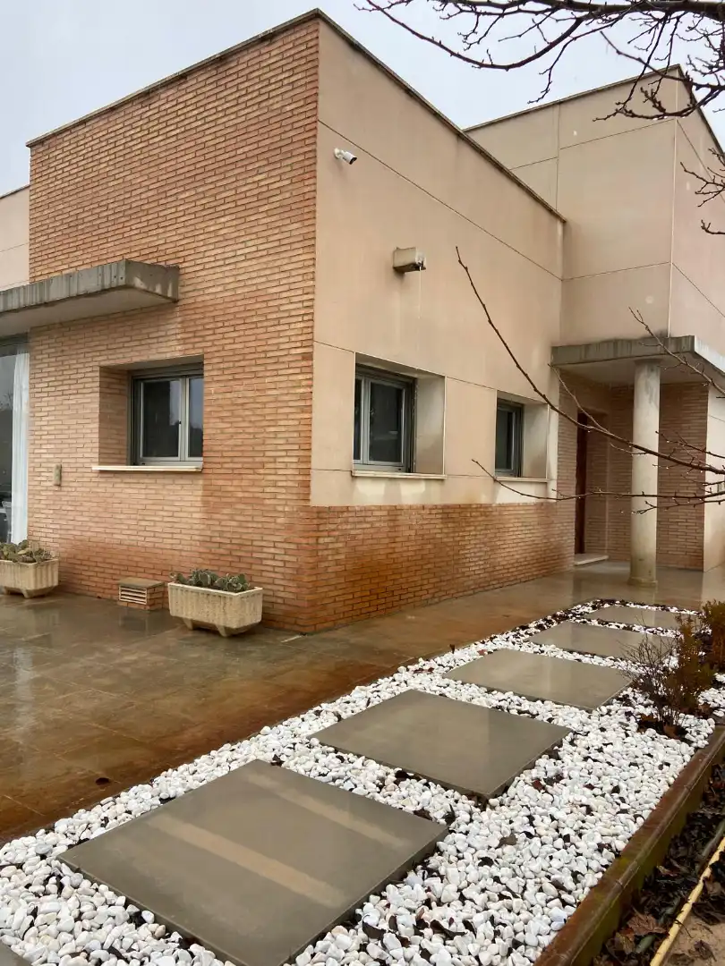 Vista exterior de Casa o chalet en venta en Almansa con Calefacción, Jardín privado y Piscina